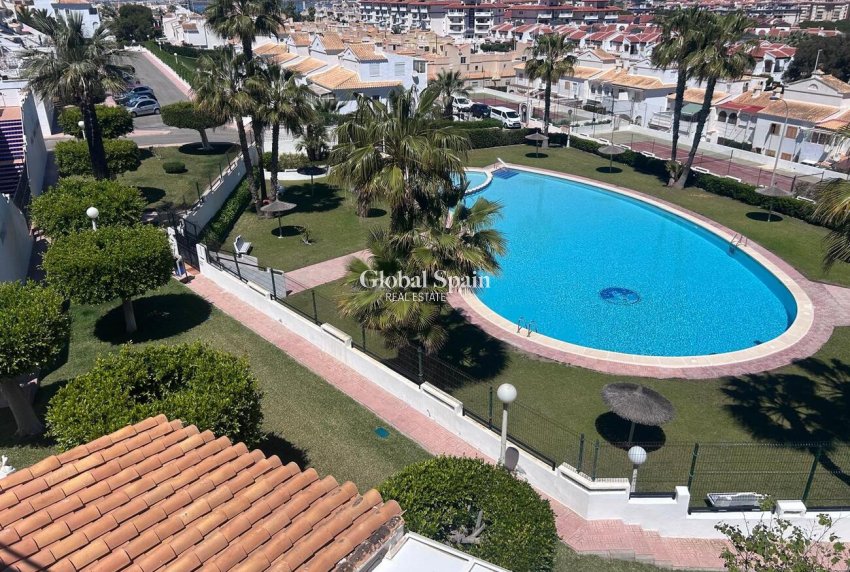 Wederverkoop - HUIS -
TORREVIEJA - Torreblanca