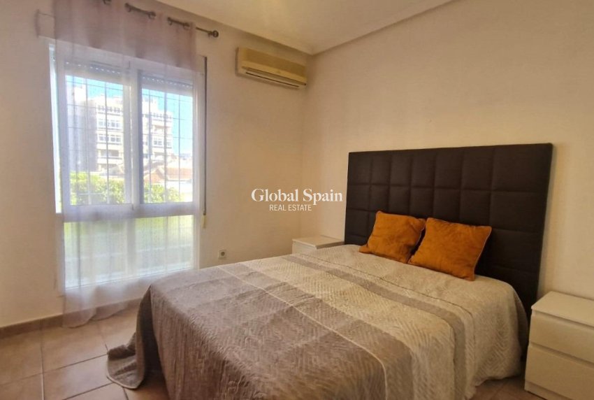 Wederverkoop - HUIS -
TORREVIEJA - Torreblanca