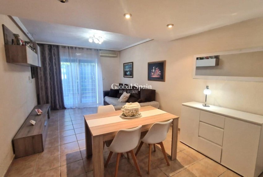 Wederverkoop - HUIS -
TORREVIEJA - Torreblanca