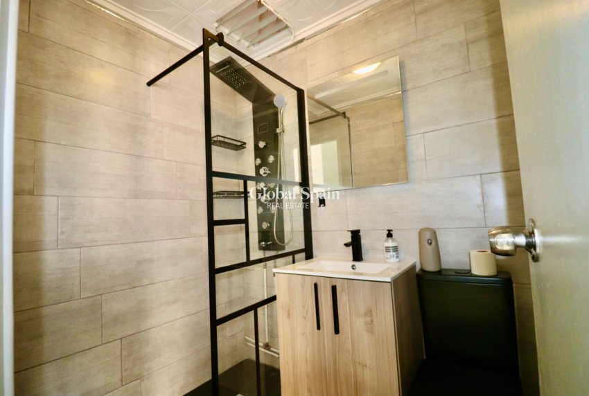 Wederverkoop - HUIS -
TORREVIEJA - Torreta-Florida