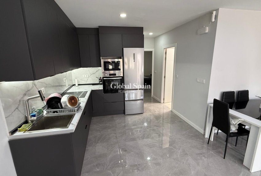 Wederverkoop - HUIS -
TORREVIEJA - Torreta Florida