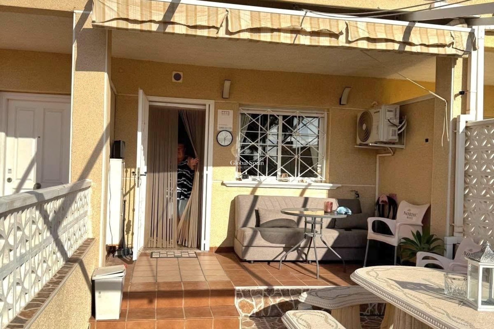 Wederverkoop - HUIS -
TORREVIEJA - Torretas