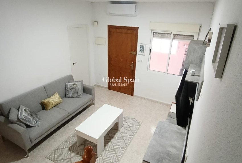 Wederverkoop - HUIS -
TORREVIEJA - Torretas