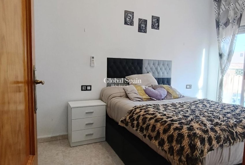 Wederverkoop - HUIS -
TORREVIEJA - Torretas