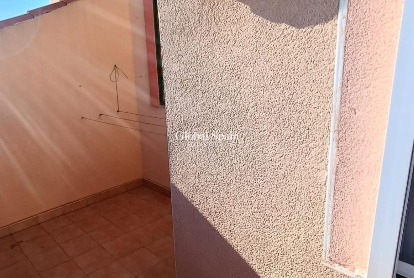 Wederverkoop - HUIS -
TORREVIEJA - Torretas