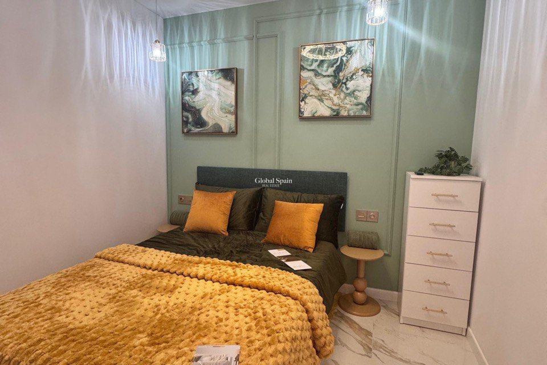 Wederverkoop - HUIS -
TORREVIEJA - Torretas