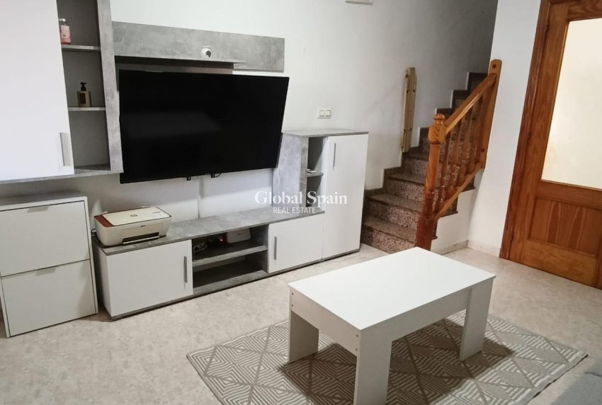 Wederverkoop - HUIS -
TORREVIEJA - Torretas