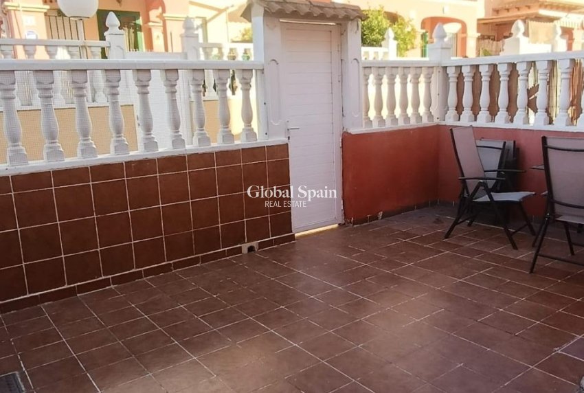 Wederverkoop - HUIS -
TORREVIEJA - Torretas