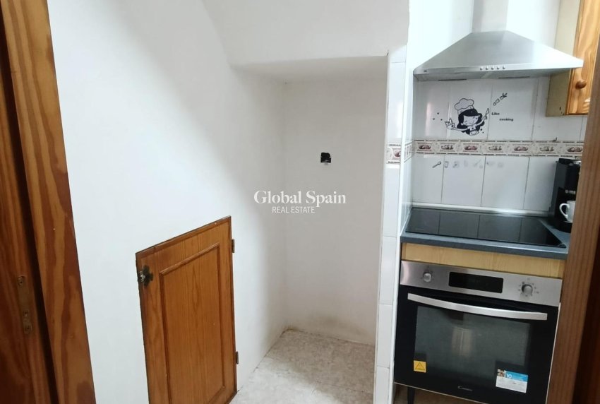 Wederverkoop - HUIS -
TORREVIEJA - Torretas