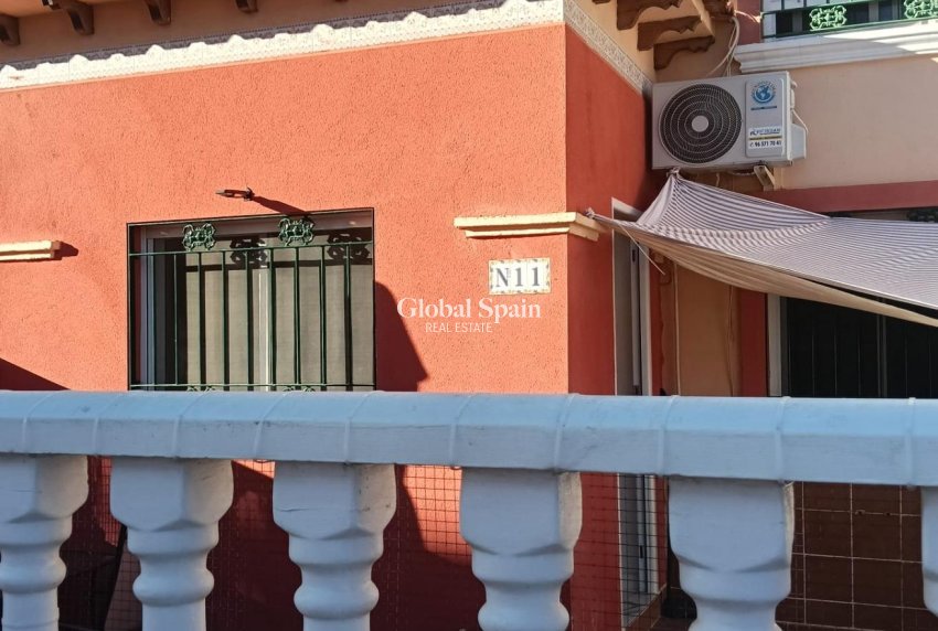Wederverkoop - HUIS -
TORREVIEJA - Torretas