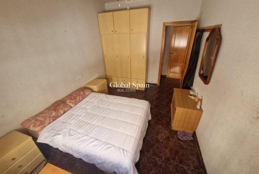 Wederverkoop - HUIS -
TORREVIEJA - Torrevieja