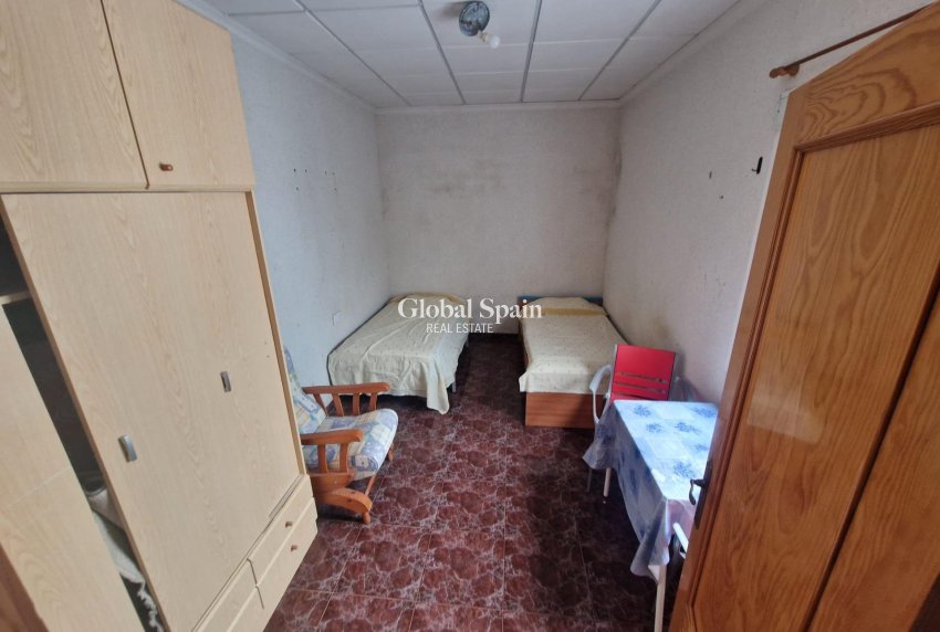 Wederverkoop - HUIS -
TORREVIEJA - Torrevieja