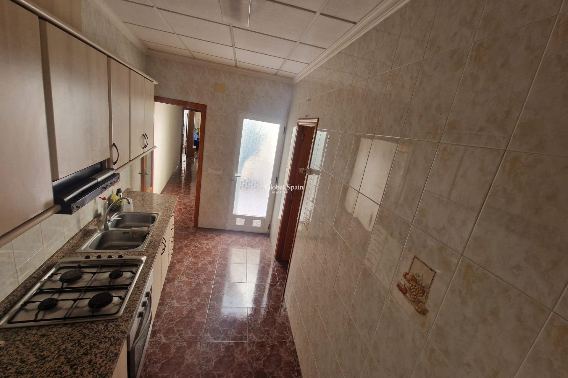 Wederverkoop - HUIS -
TORREVIEJA - Torrevieja