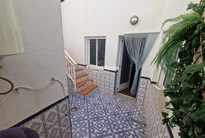 Wederverkoop - HUIS -
TORREVIEJA - Torrevieja