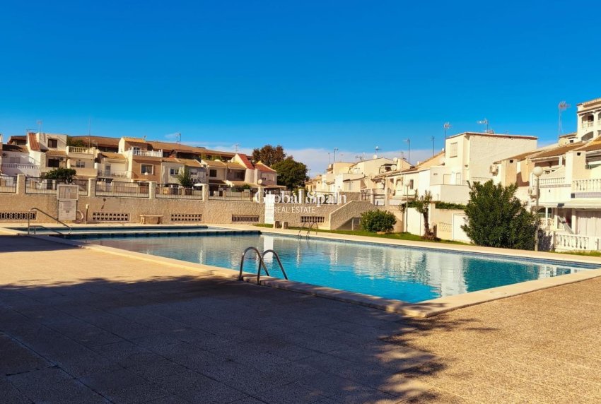 Wederverkoop - HUIS -
TORREVIEJA - Torrevieja