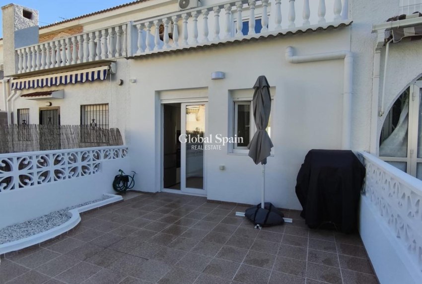 Wederverkoop - HUIS -
TORREVIEJA - Torrevieja