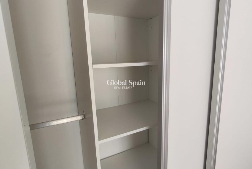 Wederverkoop - HUIS -
TORREVIEJA - Torrevieja