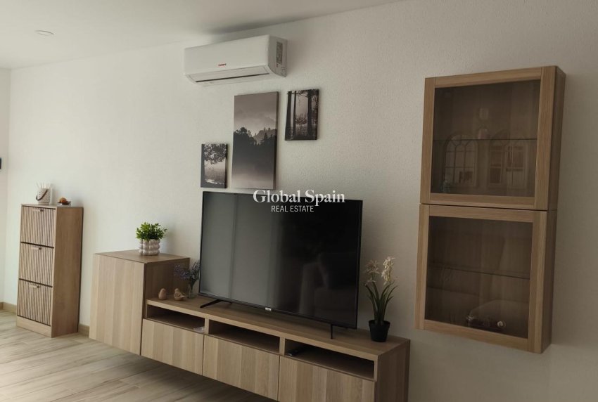 Wederverkoop - HUIS -
TORREVIEJA - Torrevieja