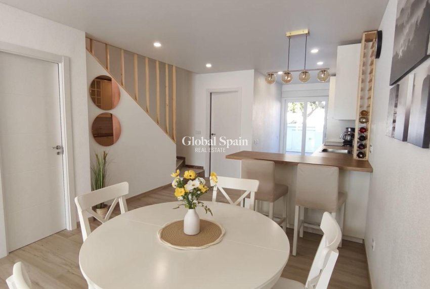 Wederverkoop - HUIS -
TORREVIEJA - Torrevieja