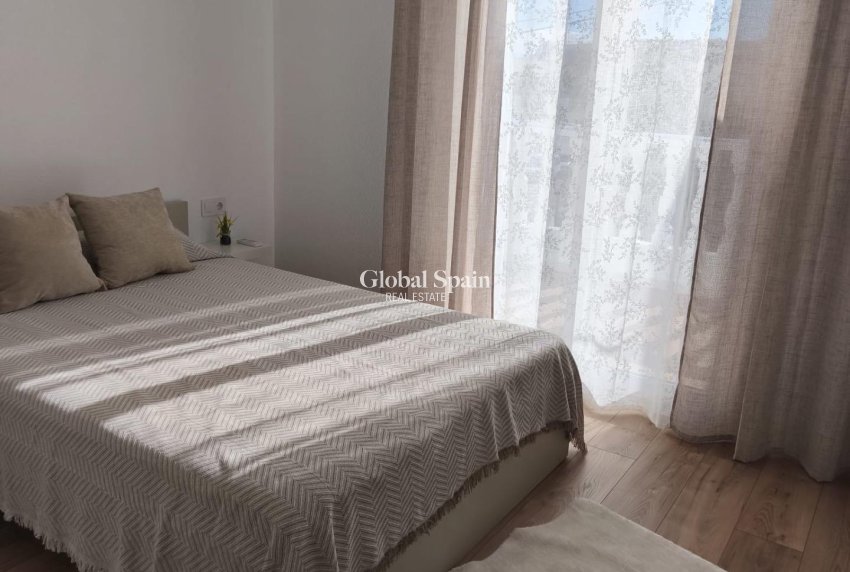 Wederverkoop - HUIS -
TORREVIEJA - Torrevieja