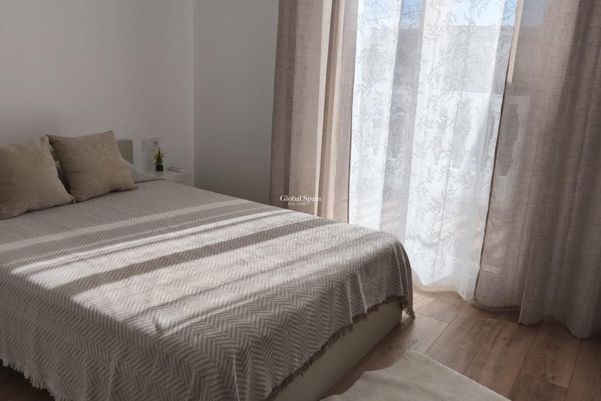 Wederverkoop - HUIS -
TORREVIEJA - Torrevieja