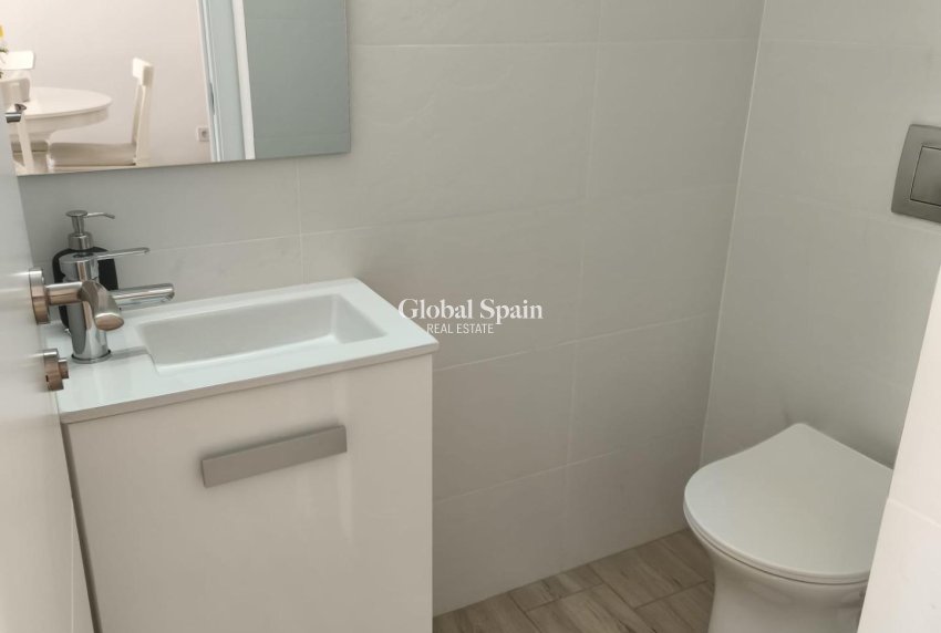 Wederverkoop - HUIS -
TORREVIEJA - Torrevieja