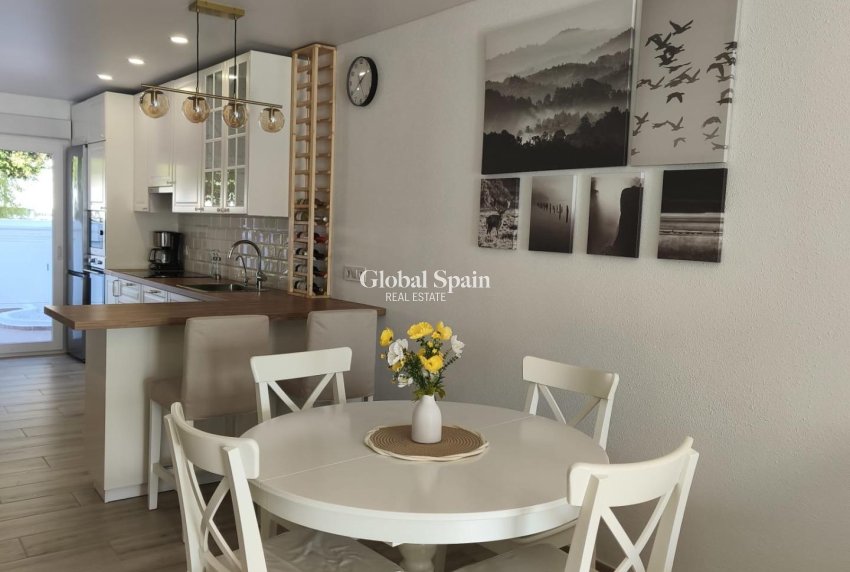 Wederverkoop - HUIS -
TORREVIEJA - Torrevieja