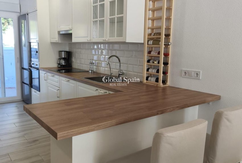 Wederverkoop - HUIS -
TORREVIEJA - Torrevieja