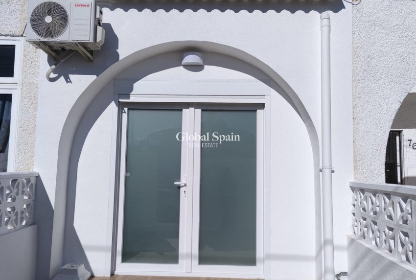 Wederverkoop - HUIS -
TORREVIEJA - Torrevieja