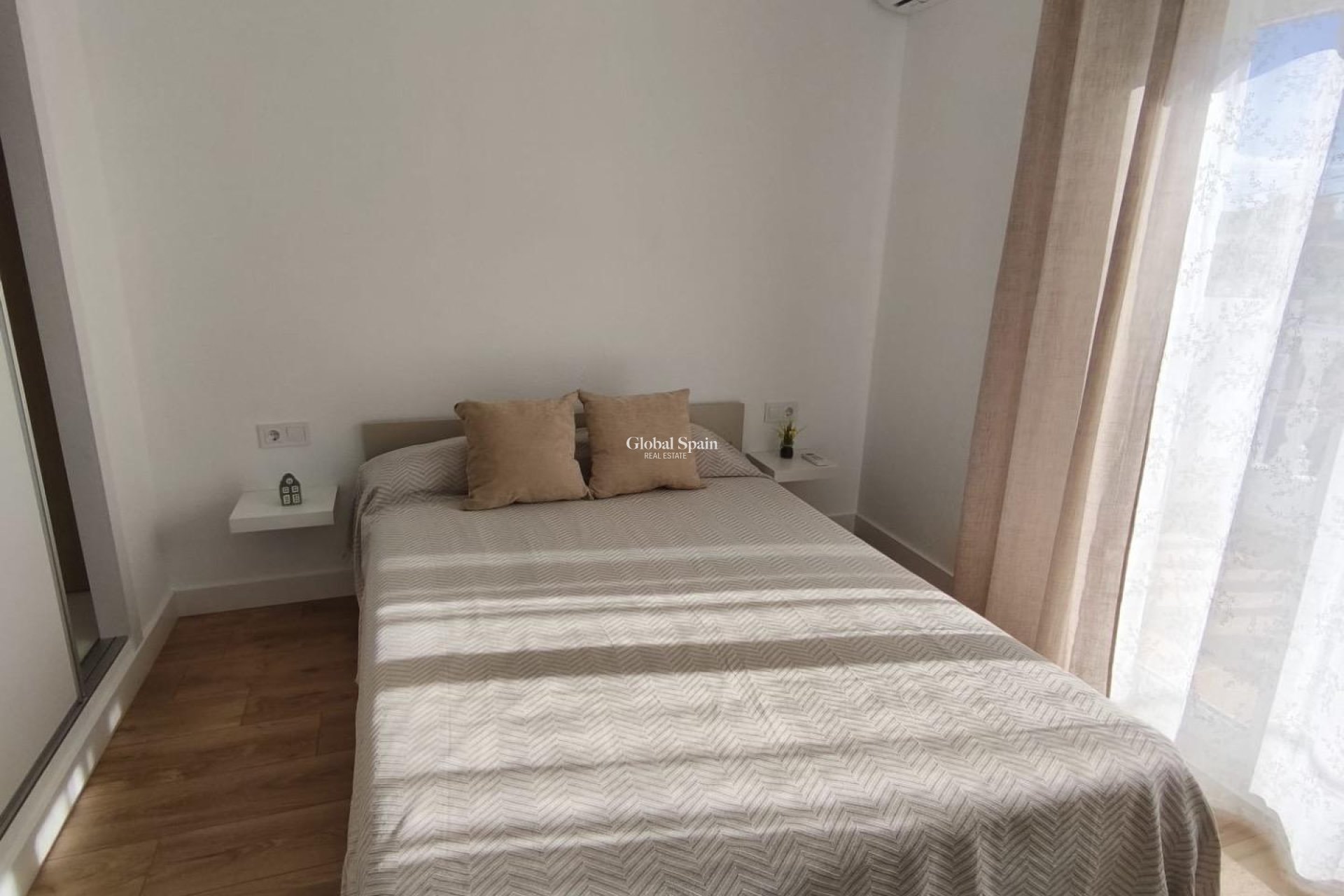 Wederverkoop - HUIS -
TORREVIEJA - Torrevieja