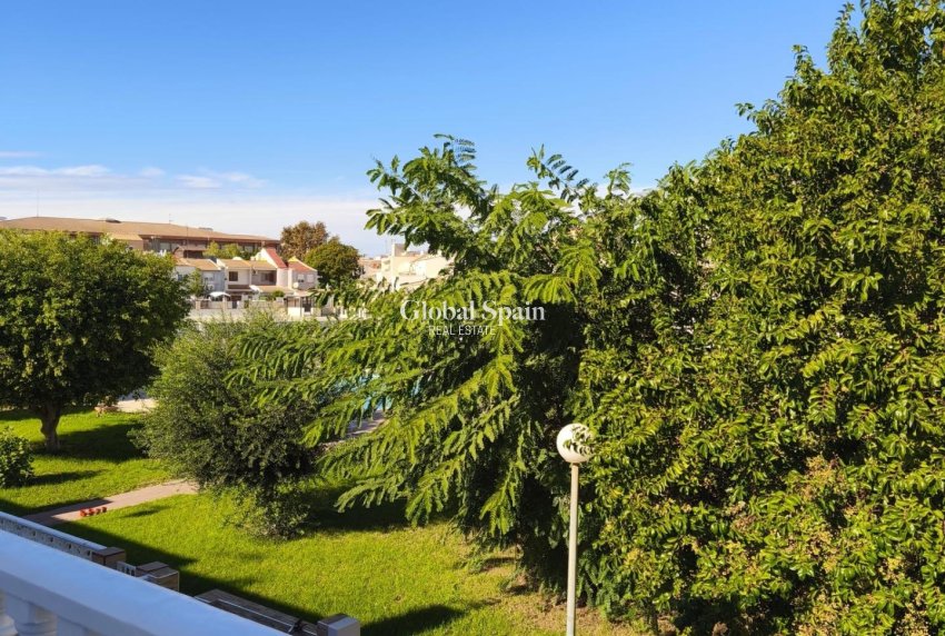 Wederverkoop - HUIS -
TORREVIEJA - Torrevieja