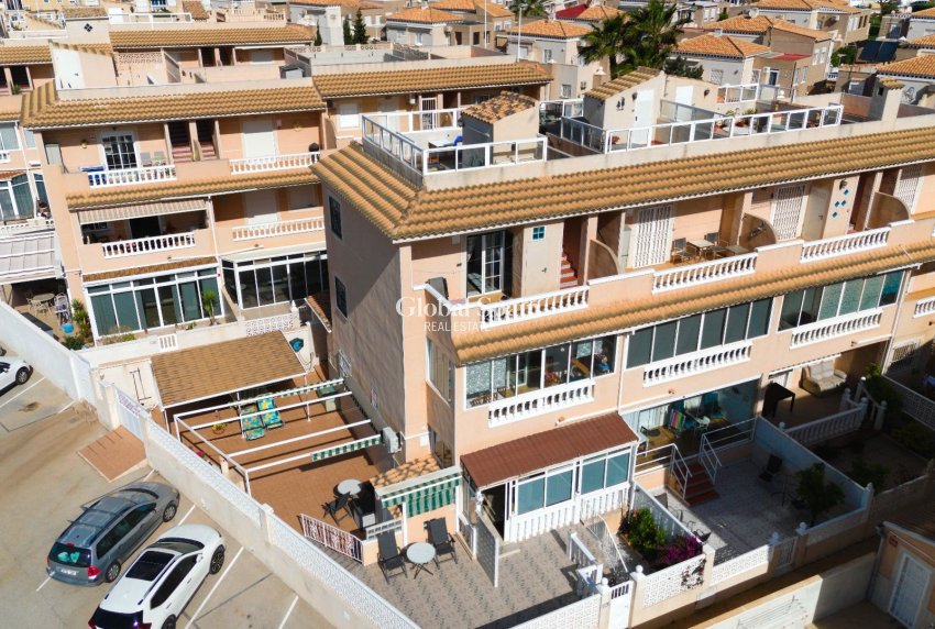 Wederverkoop - Huis -
TORREVIEJA - Torrevieja
