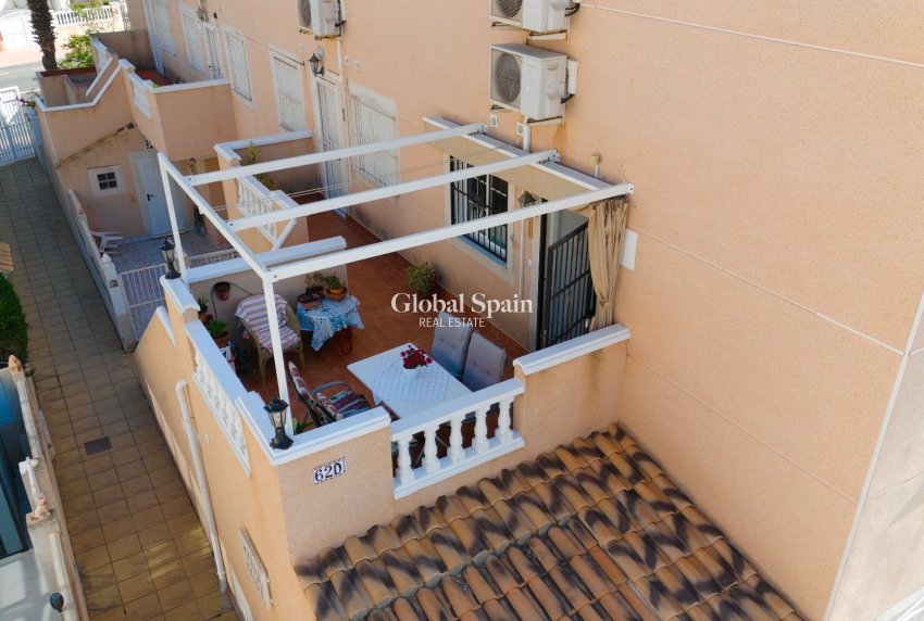 Wederverkoop - Huis -
TORREVIEJA - Torrevieja