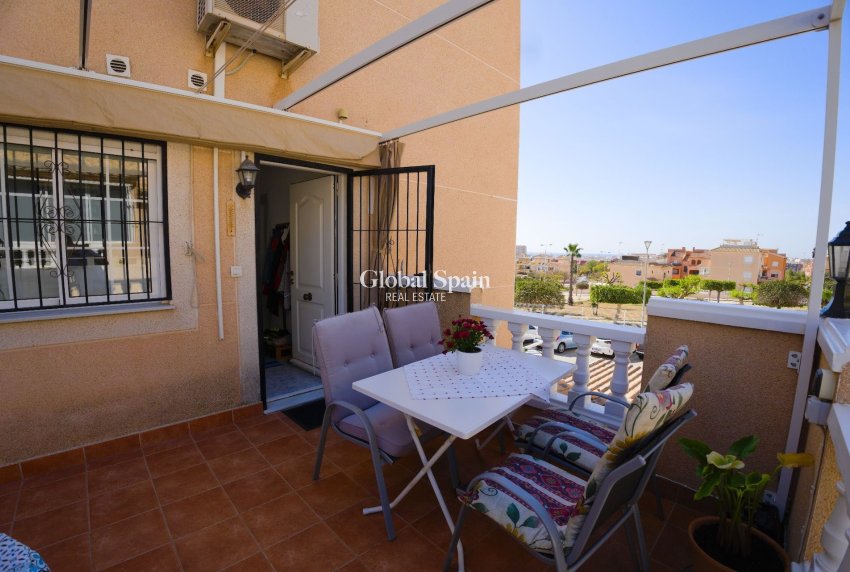 Wederverkoop - Huis -
TORREVIEJA - Torrevieja