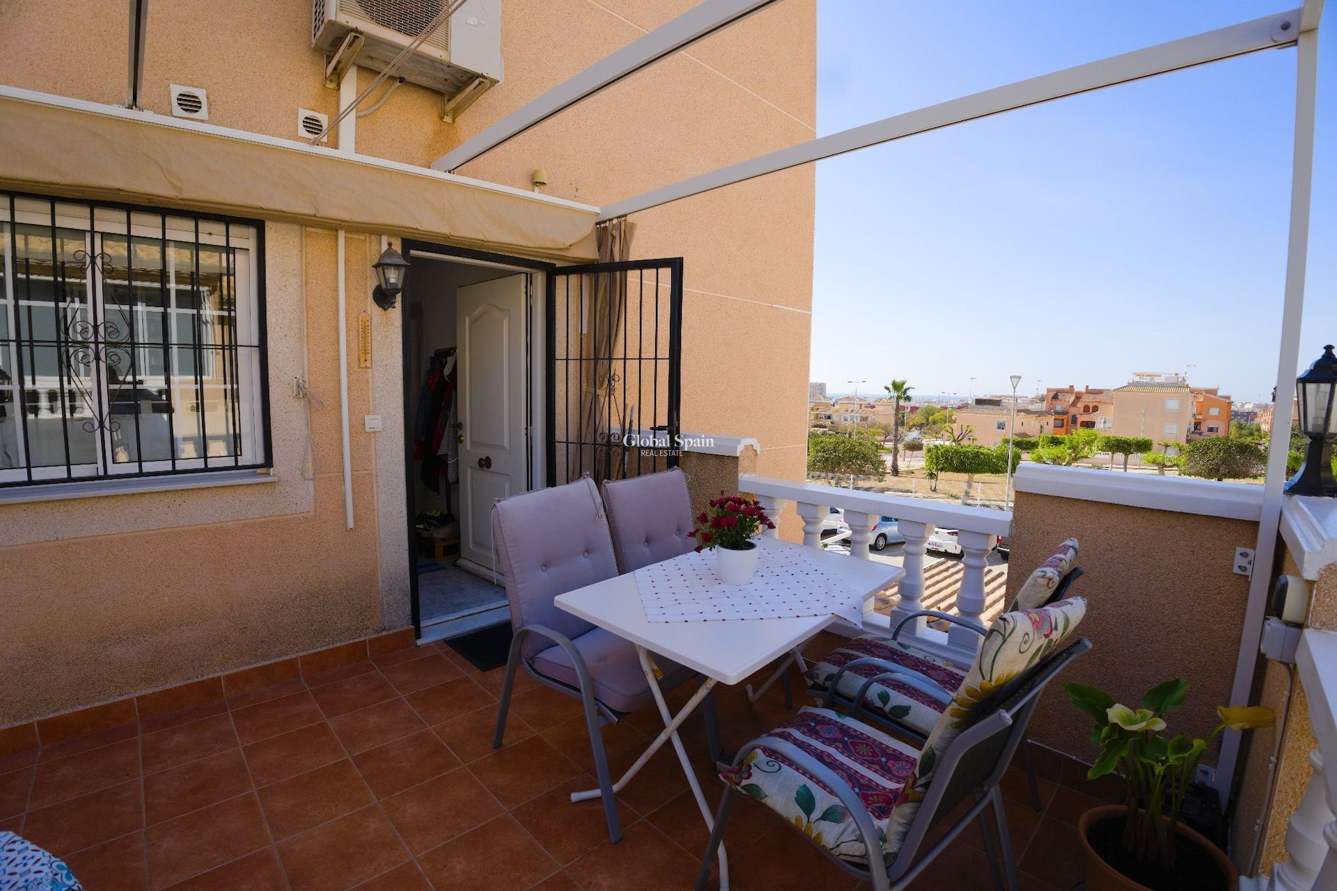 Wederverkoop - Huis -
TORREVIEJA - Torrevieja