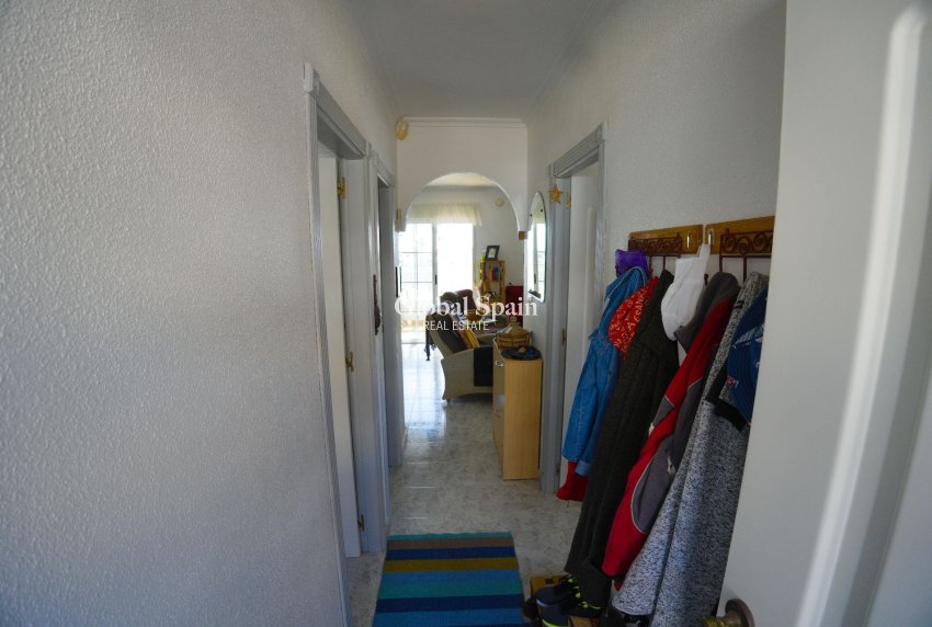 Wederverkoop - Huis -
TORREVIEJA - Torrevieja