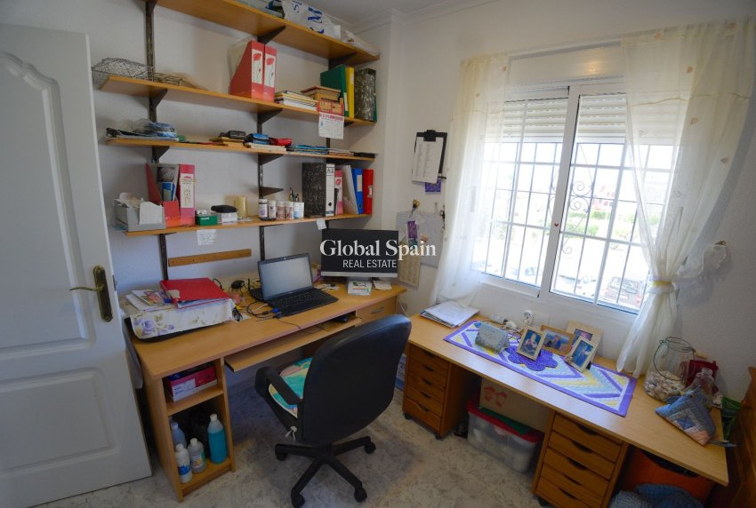 Wederverkoop - Huis -
TORREVIEJA - Torrevieja