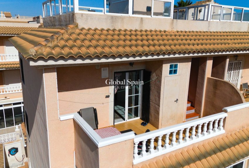 Wederverkoop - Huis -
TORREVIEJA - Torrevieja