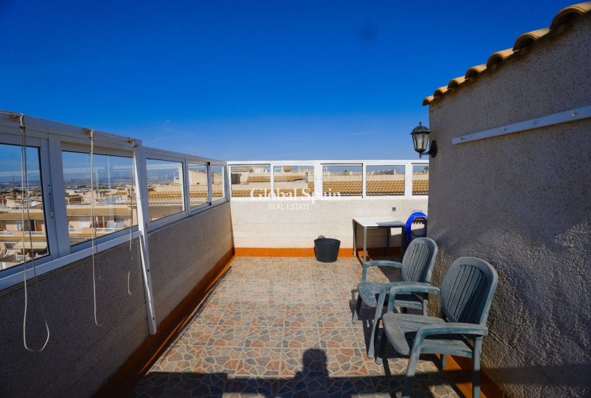 Wederverkoop - Huis -
TORREVIEJA - Torrevieja