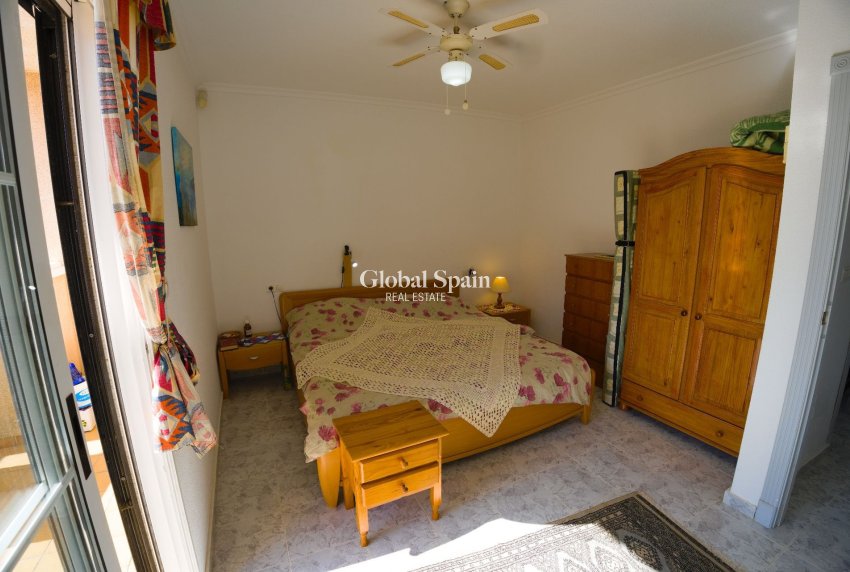 Wederverkoop - Huis -
TORREVIEJA - Torrevieja