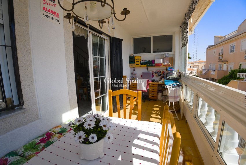 Wederverkoop - Huis -
TORREVIEJA - Torrevieja