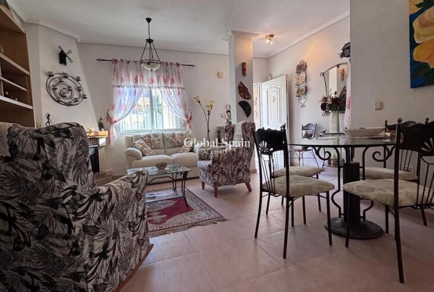 Wederverkoop - HUIS -
VILLAMARTÍN - Costa Blanca