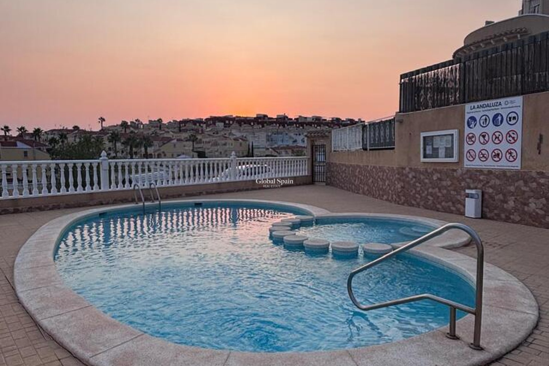 Wederverkoop - HUIS -
VILLAMARTÍN - Costa Blanca