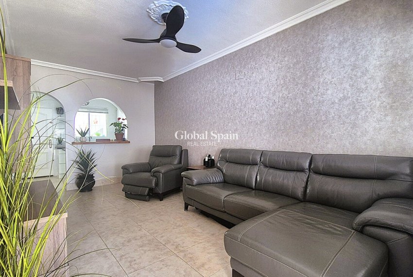 Wederverkoop - HUIS -
VILLAMARTÍN - Costa Blanca