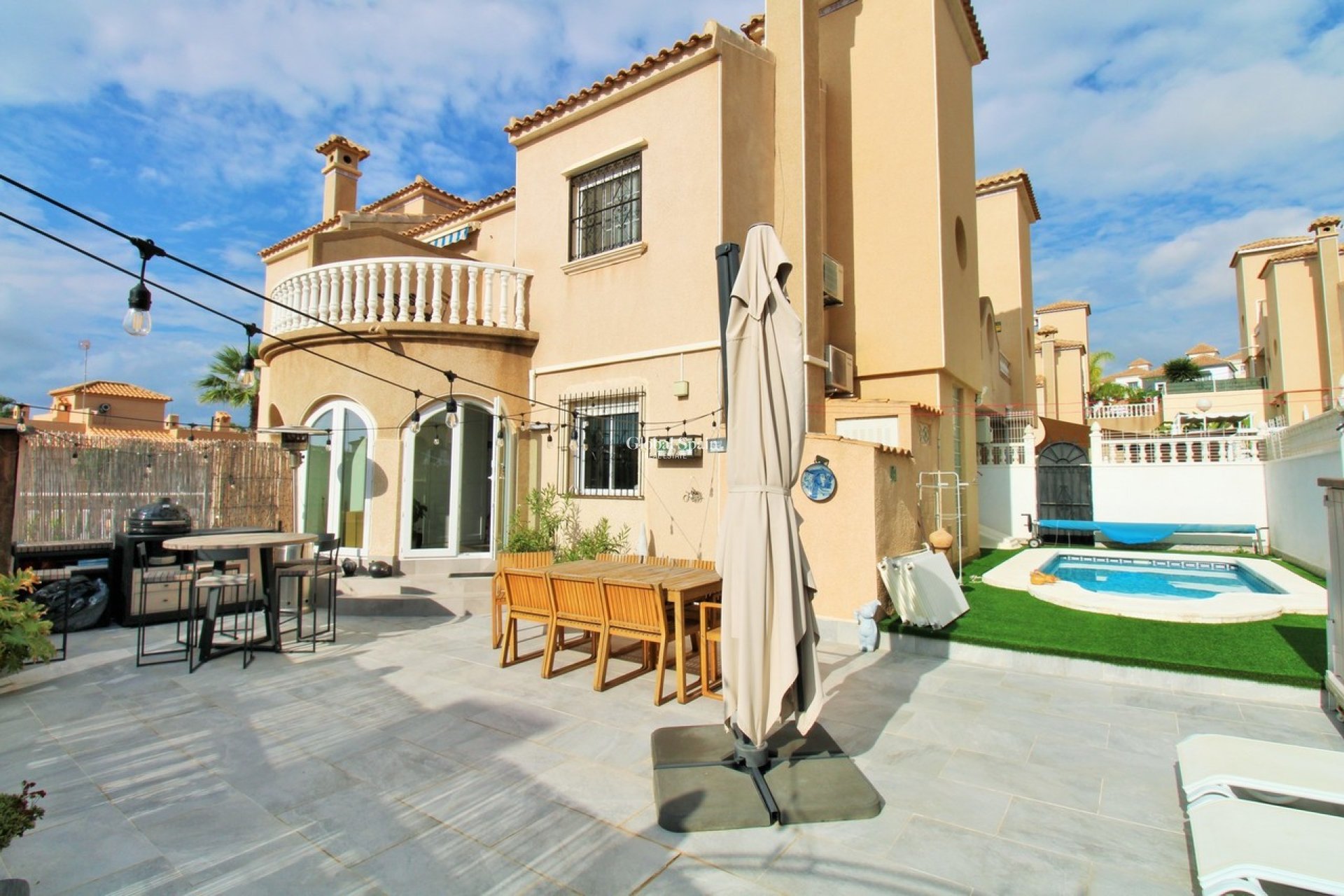 Wederverkoop - HUIS -
VILLAMARTÍN - Costa Blanca