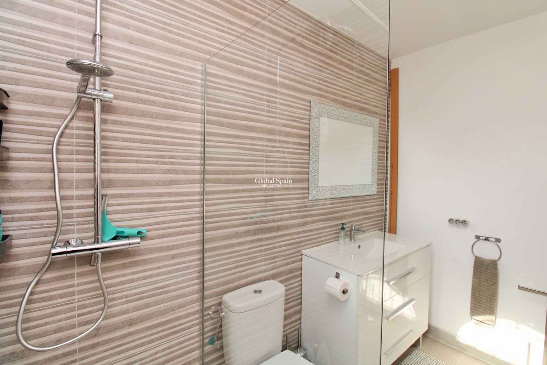 Wederverkoop - HUIS -
VILLAMARTÍN - Costa Blanca
