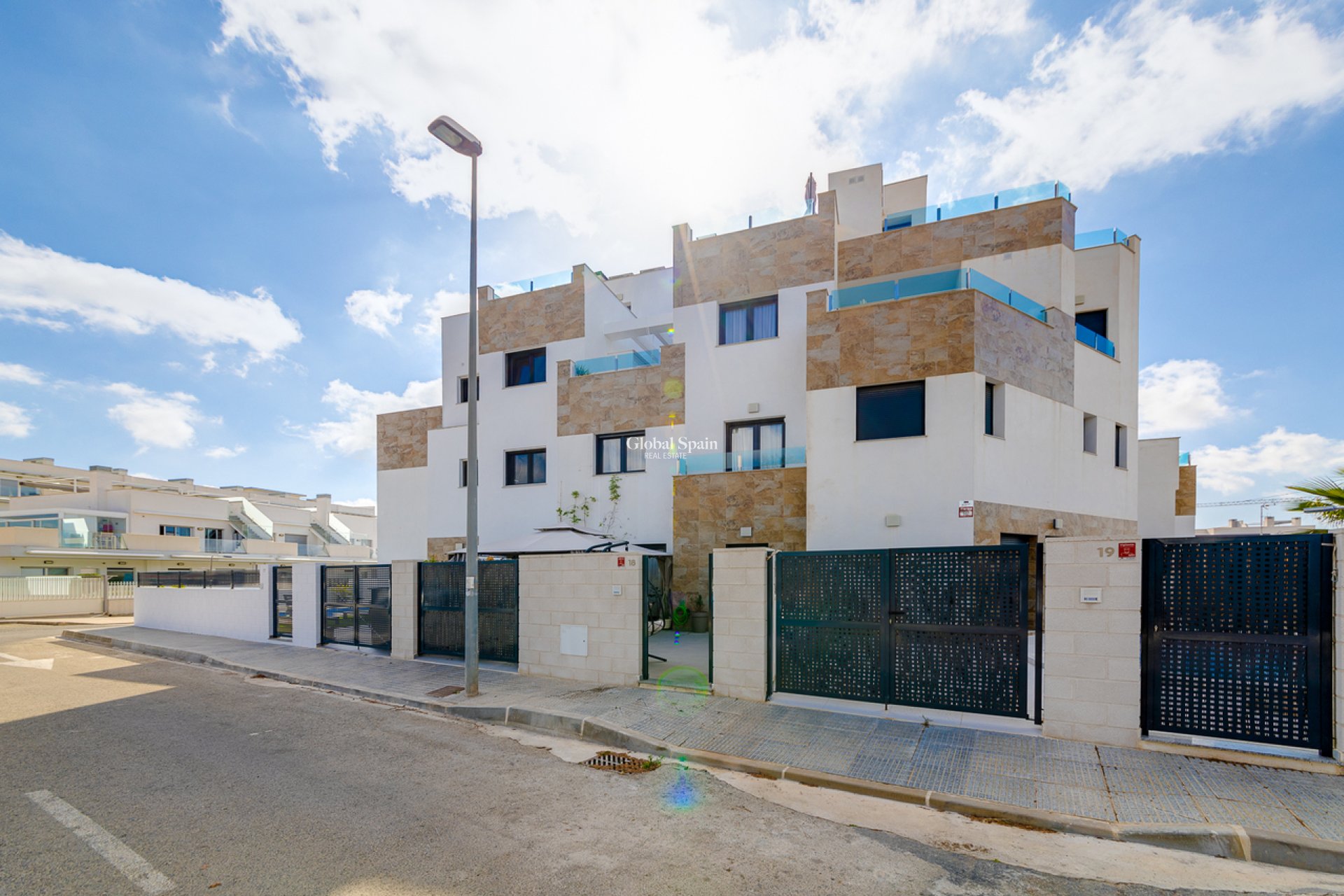 Wederverkoop - HUIS -
VILLAMARTÍN - Costa Blanca