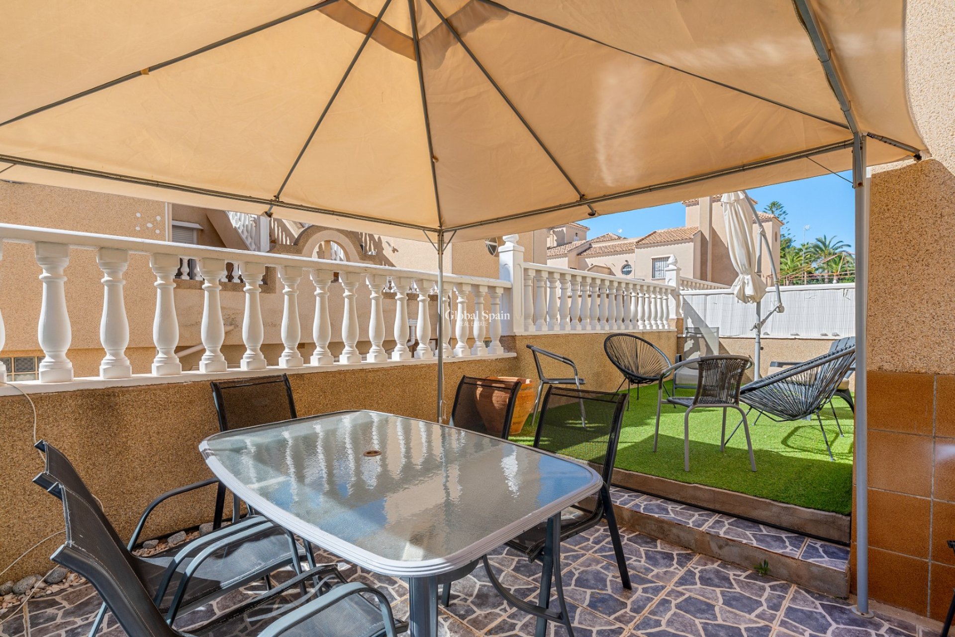 Wederverkoop - HUIS -
Villamartin - Costa Blanca