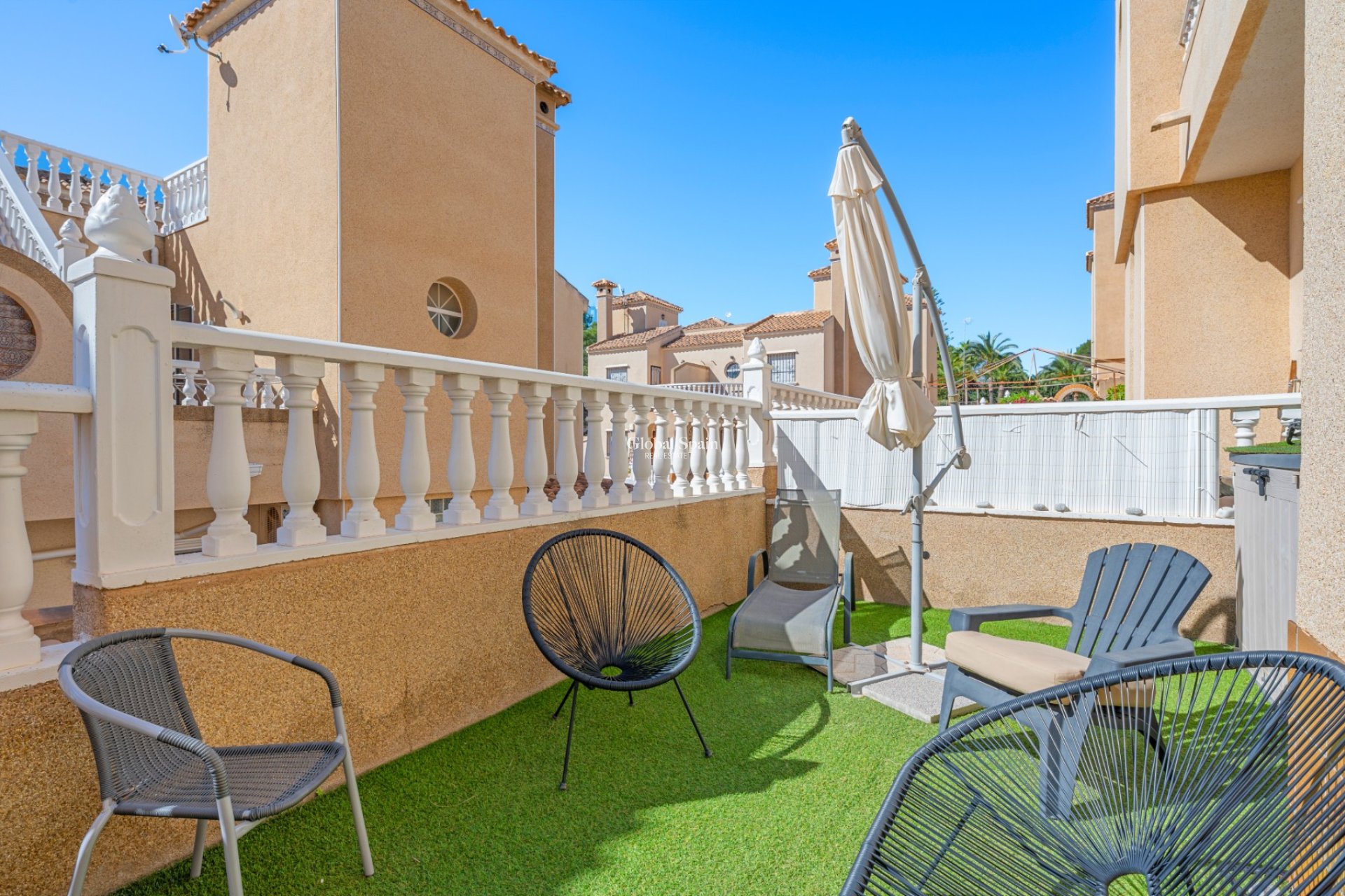 Wederverkoop - HUIS -
Villamartin - Costa Blanca