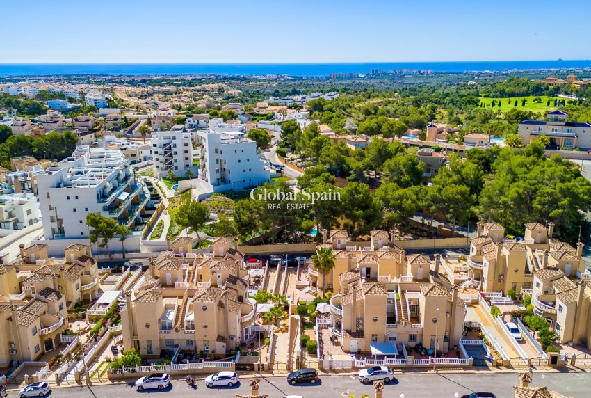 Wederverkoop - HUIS -
Villamartin - Costa Blanca